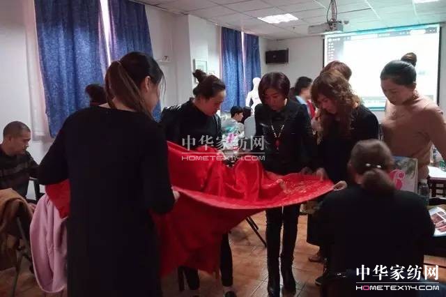 �Pʢ�Ҽ�����Ӣ���������f��Փ�������l(shu��)��Ӣ����