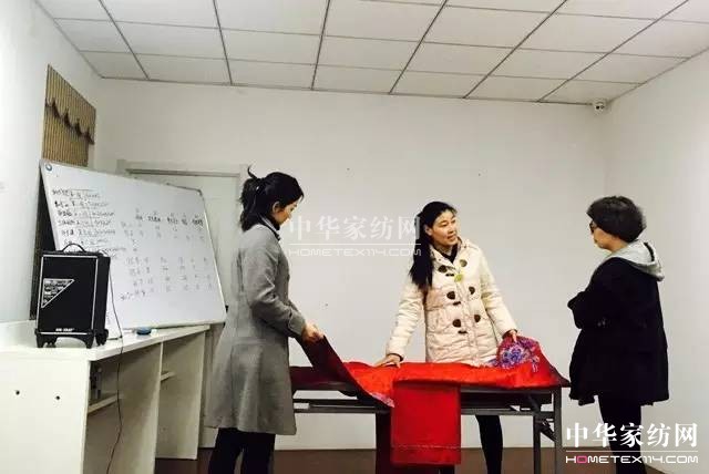 �Pʢ�Ҽ�����Ӣ�Ƽ��S�����(m��ng)��Ⱥ�t����־�ڎp����