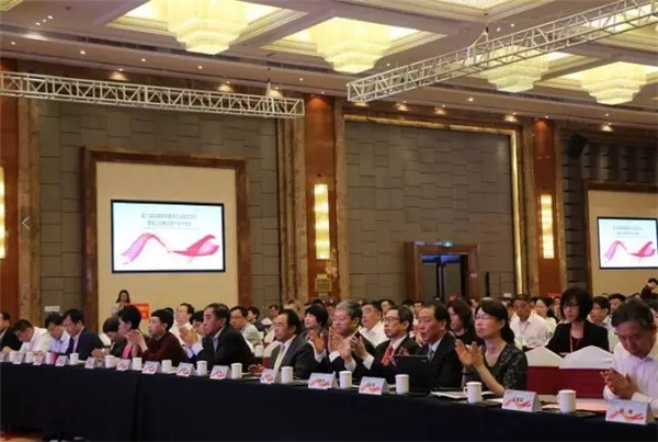 r(sh)пƼcf(xi)ͬ(chung  )¡ (tng) (tng)ЇbI(y)һ(dng)ߺϽzI֮·a(chn)I(y)ӕ(hu )ϵ