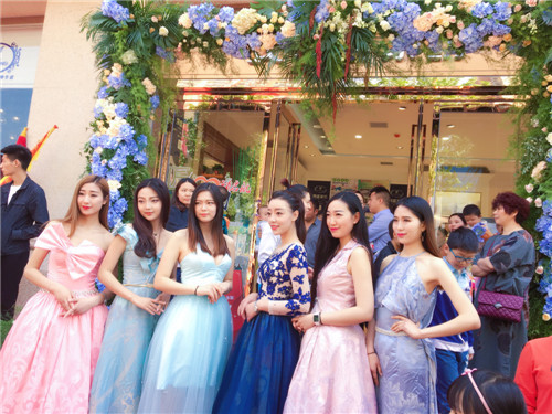 �Ԛ�����Ĳ��Ȼ�����@ôһ�ҳ���Pʢ�Ҽ��w��!