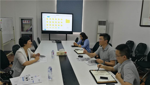 Ƅ(dng)a(chn)I(y)ںM(jn)g(sh)M(jn)ЇҼf(xi)(hu ){мҼOI(y)