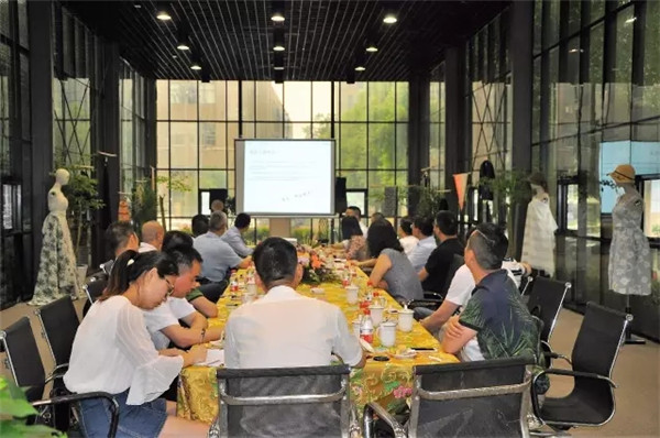 Ҽf(xi)(hu )L(fng)һ؛M(mn)M(mn)