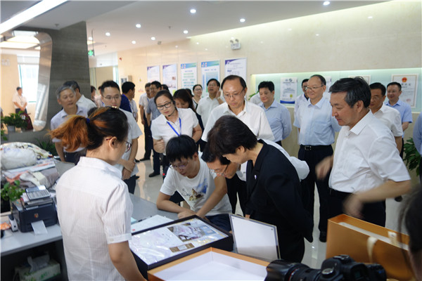 ȫИI(y)Ҽ|(zh)(dng)TM(jn)(hu )Ї•ͨT(mn)е|(zh)_(ki)Ļʽ19e