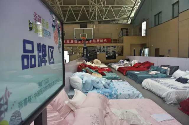 Ҹζϯͨ300Ҽa(chn)ƷŮ