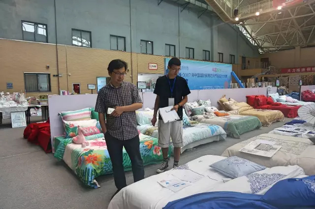 Ҹζϯͨ300Ҽa(chn)ƷŮ