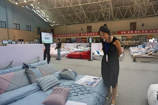 Ҹζϯͨ300Ҽa(chn)ƷŮ