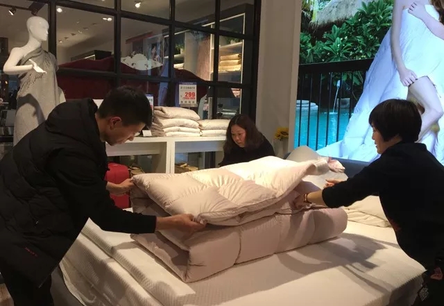 �Pʢ�Ҽ���Ӣ��Ӗ��(hu�� )��2018��Ʒ��Ӗ��(hu�� )�ի@�M(m��n)�M(m��n)��