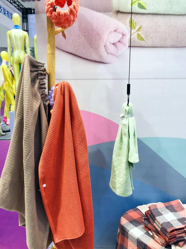 ϰɫǧˇxW(xu)ë--L(fng)ӱǧˇƷ޹˾T(mn)˴